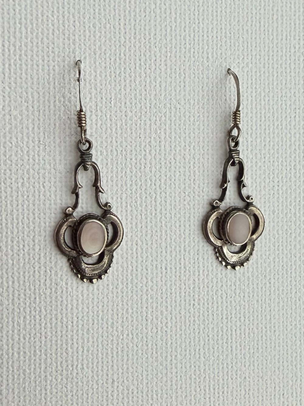 Vintage 925 Sterling Silver Mother of Pearl Oval Cabochon Dangle Earrings - Picture 2 of 3